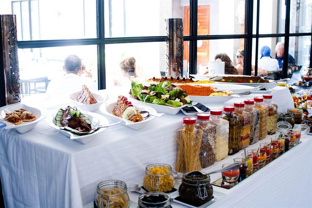 منتجع وسبا سيزار مراكش المظهر الخارجي الصورة A buffet